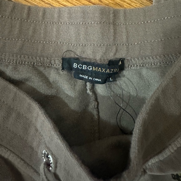 Tracksuit - Picture 8 of 9